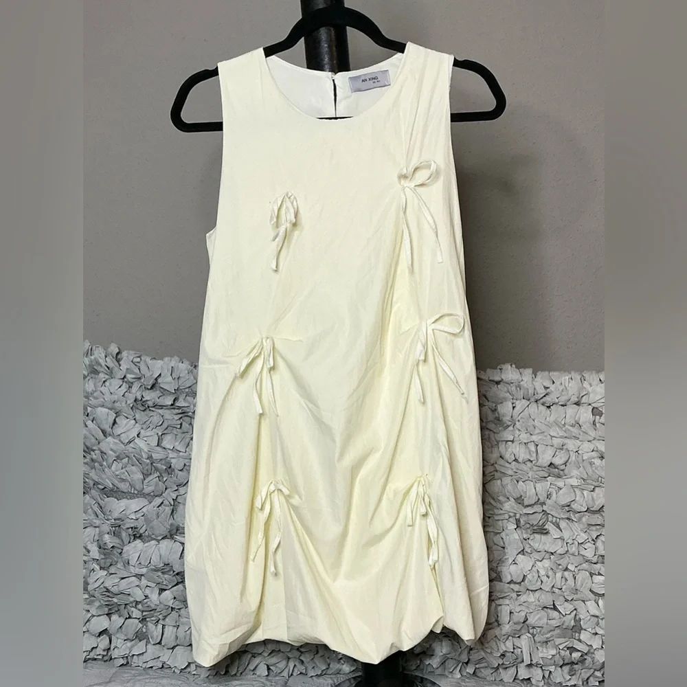 Cream Sheath Dress with Crew Neck for Cocktail Events